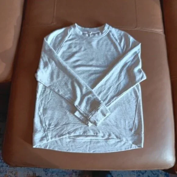 Lou & Grey Signature Soft Plush Light Gray Heathered Raglan Sweatshirt Size M - Picture 4 of 8